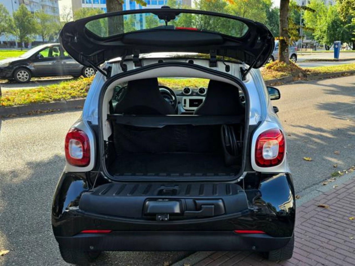 smart Fortwo EQ Velvet Black (14)