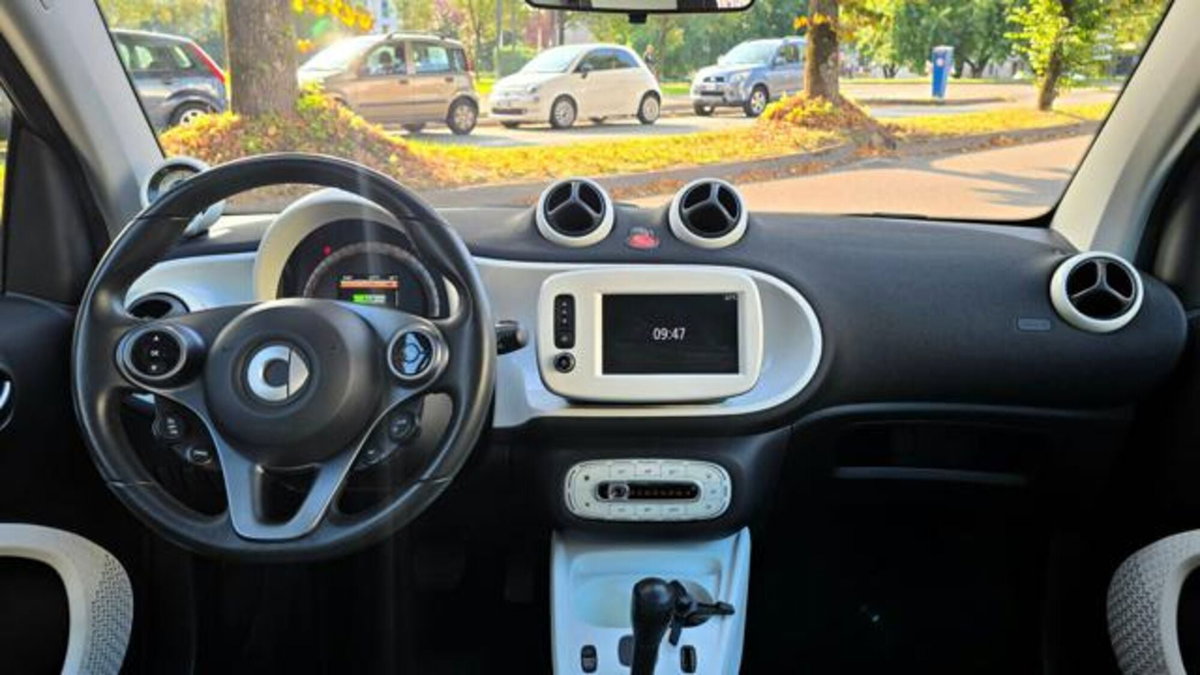 smart Fortwo EQ Velvet Black (18)