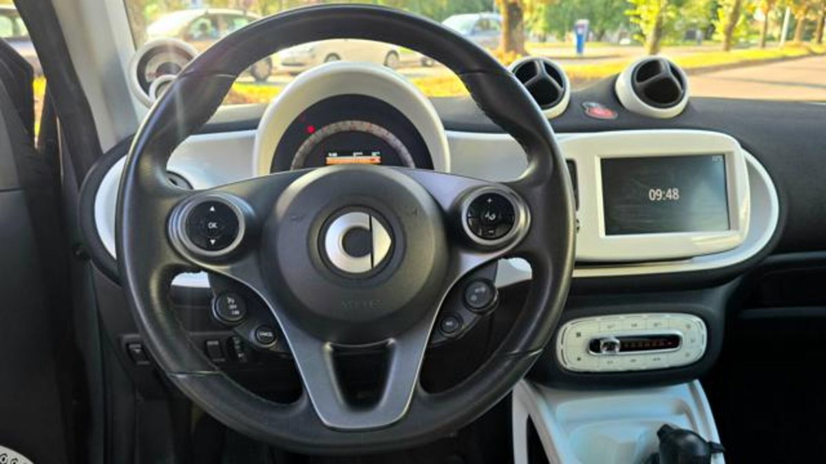 smart Fortwo EQ Velvet Black (19)