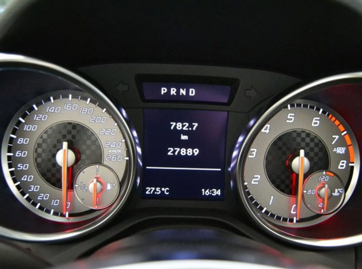 Mercedes-Benz SLK 200 CGI Premium (9)
