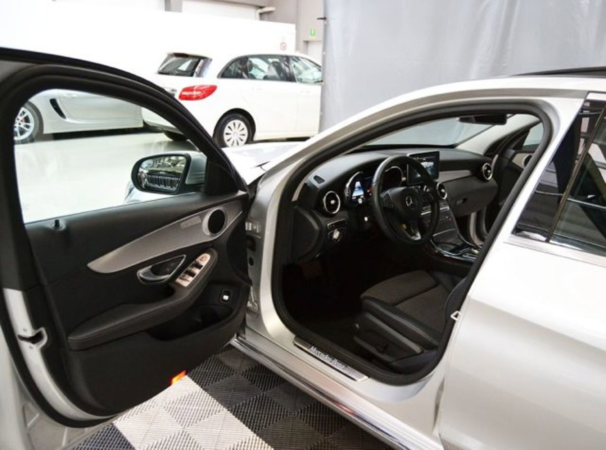 Mercedes-Benz Classe C 180 Sport (2)