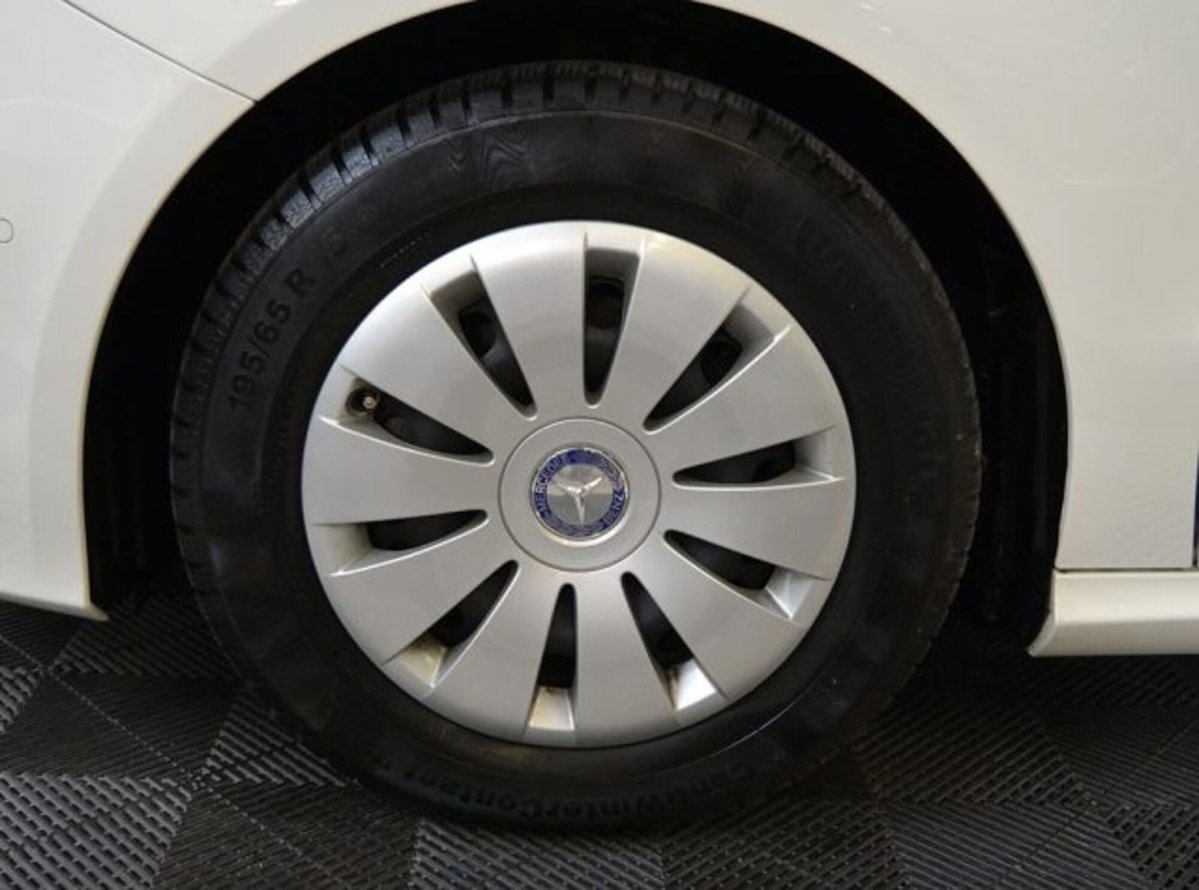 Mercedes-Benz Classe B 180 Executive (19)