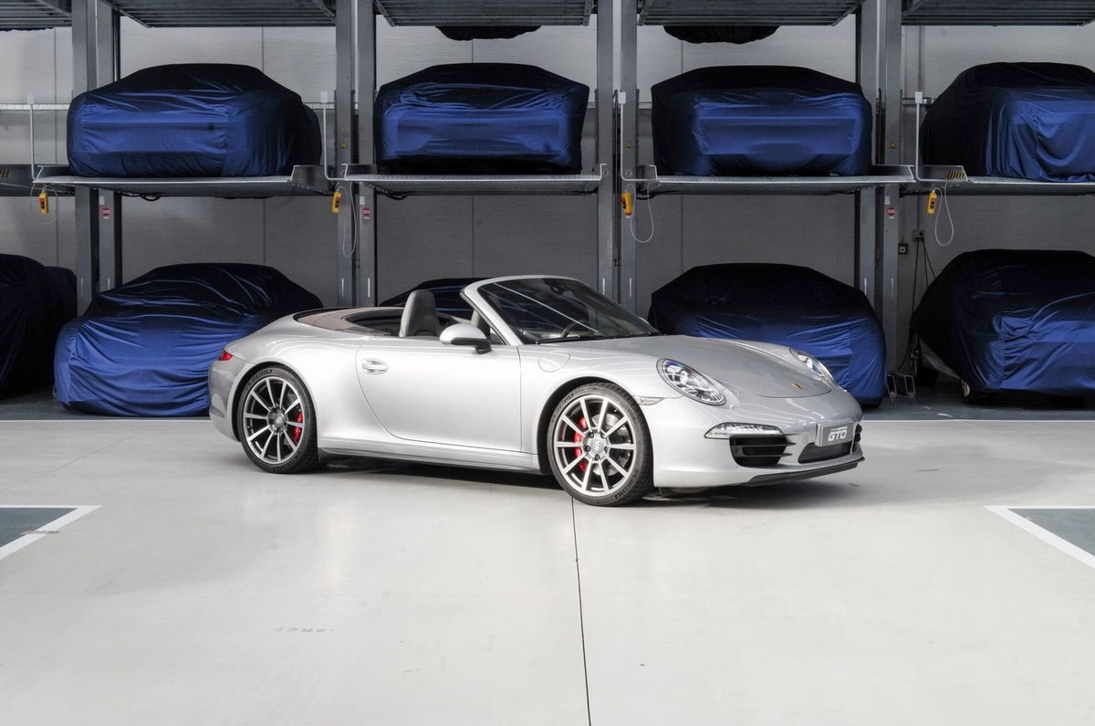 Porsche 911 Cabrio 3.8 Carrera 4S (2)