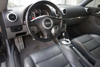 Audi TT Coupé 3.2 V6 cat quattro (2)