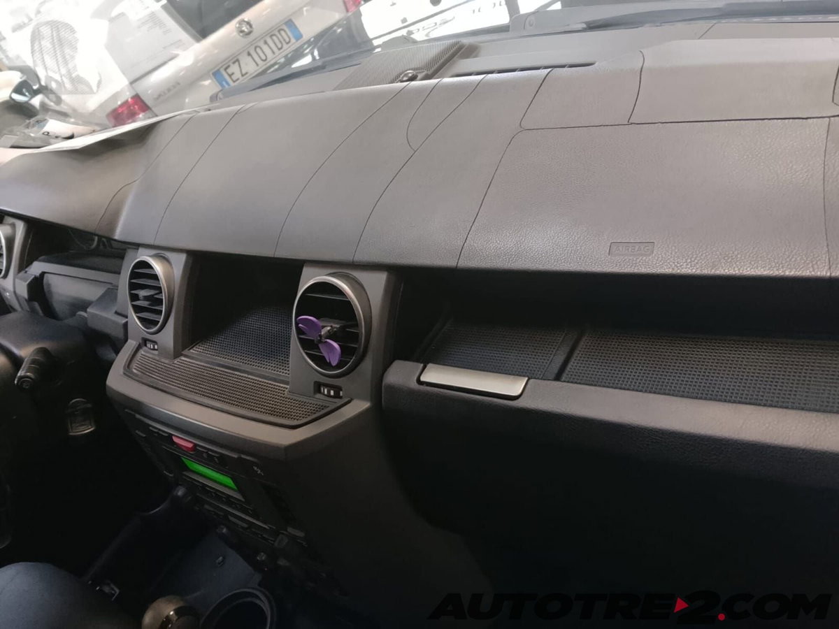Land Rover Discovery 3 2.7 TDV6 HSE (14)