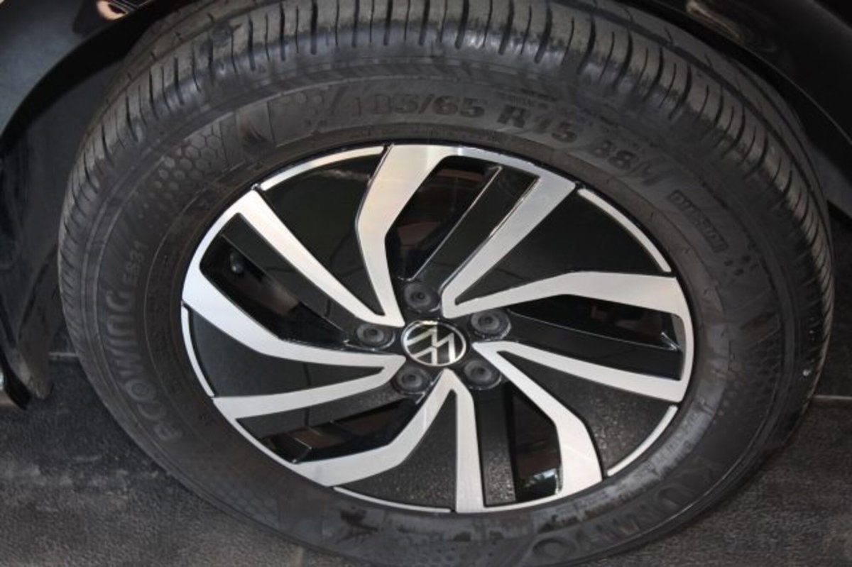 Volkswagen Polo 1.0 Life 80cv (7)