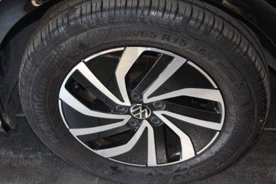 Volkswagen Polo 1.0 Life 80cv (7)