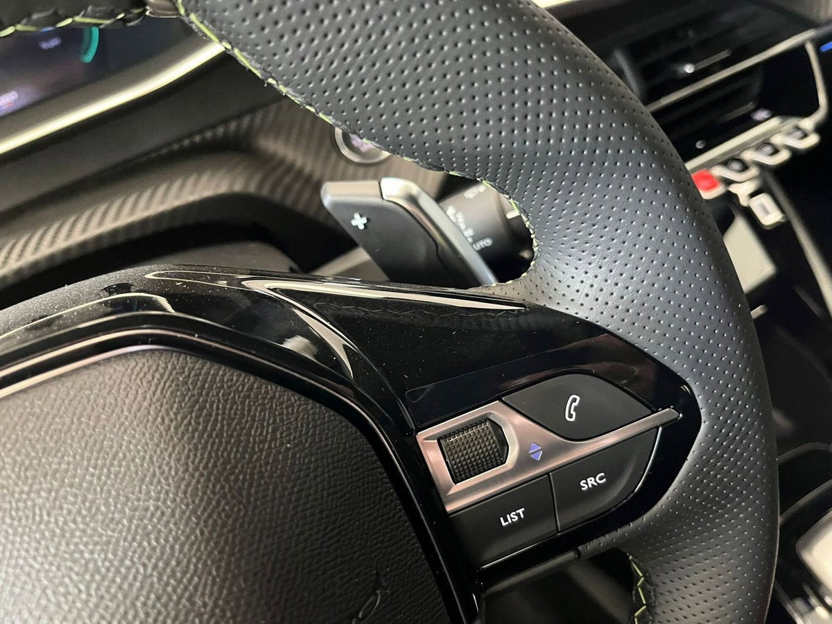 Peugeot 208 1.2 hybrid GT 145cv e-dcs 6 (18)