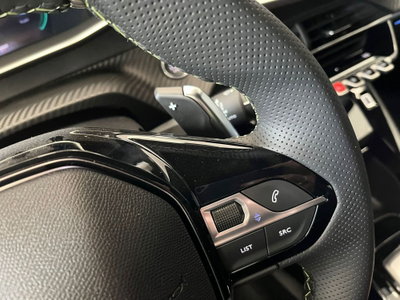 Peugeot 208 1.2 hybrid GT 145cv e-dcs 6 (18)