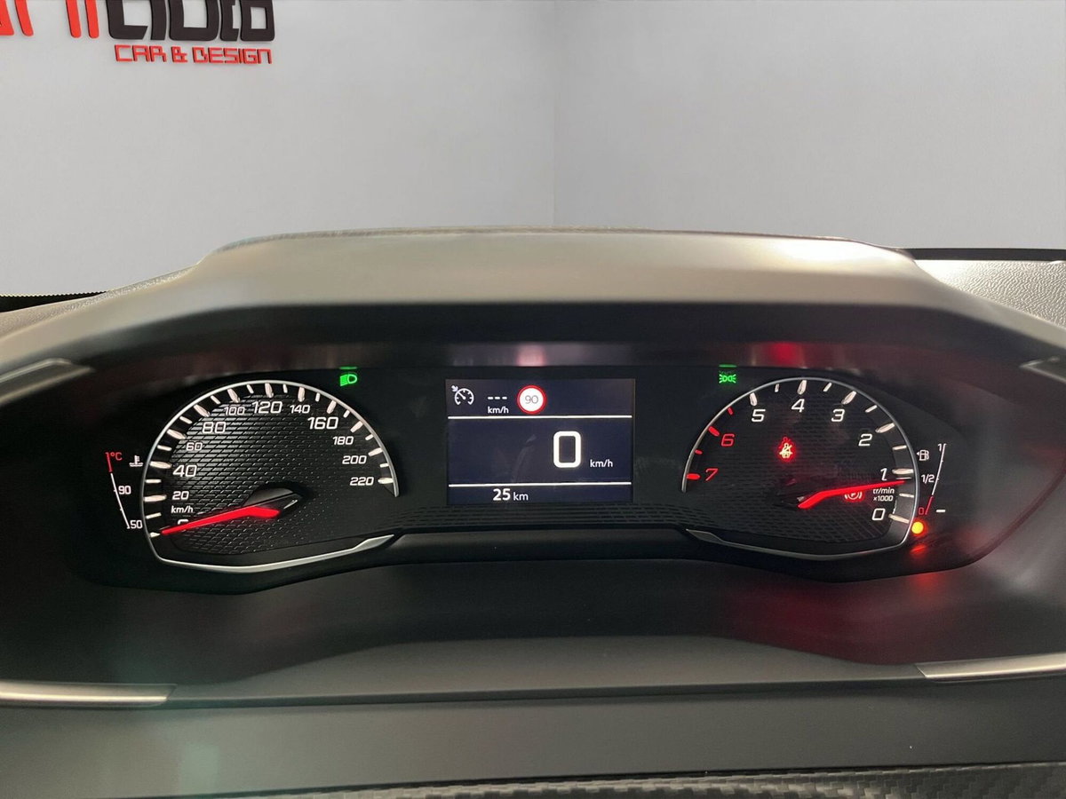 Peugeot 208 1.2 turbo Style 100cv (14)
