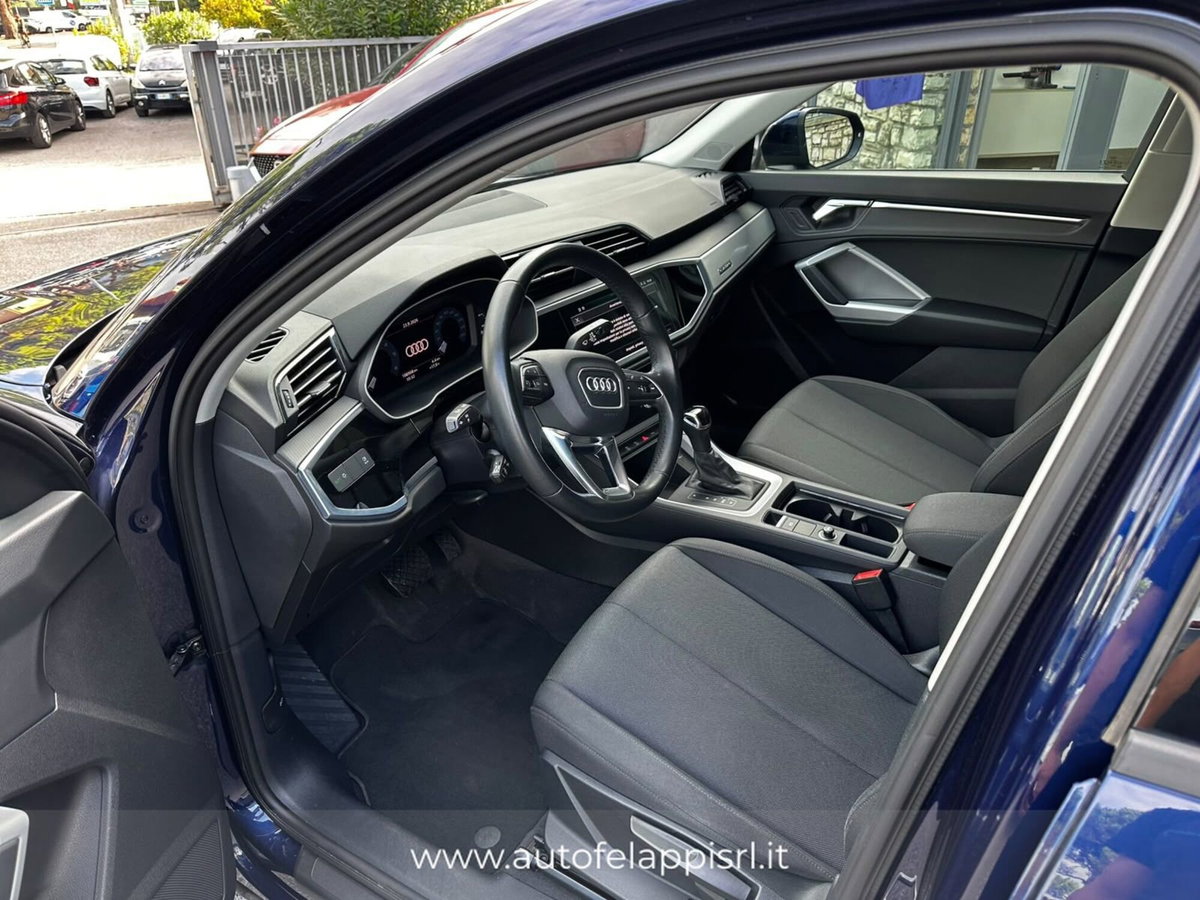 Audi Q3 35 TDI quattro S tronic Business (18)