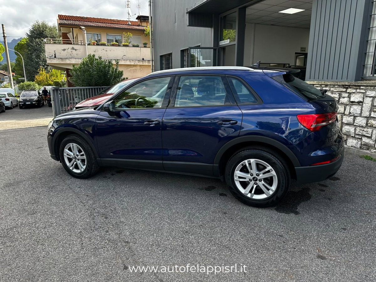 Audi Q3 35 TDI quattro S tronic Business (9)