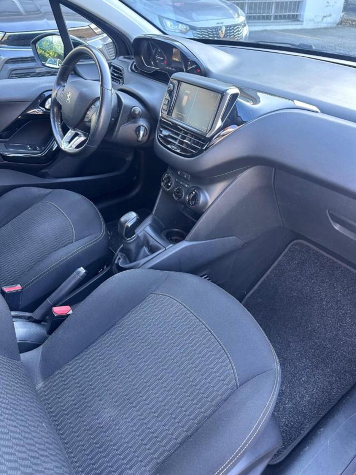 Peugeot 208 82 5 porte Allure (15)