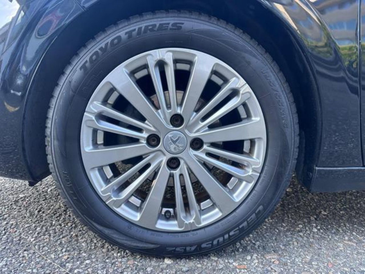 Peugeot 208 82 5 porte Allure (7)