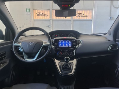 Lancia Ypsilon 1.2 69 CV 5 porte GPL Ecochic Alberta Ferretti (10)