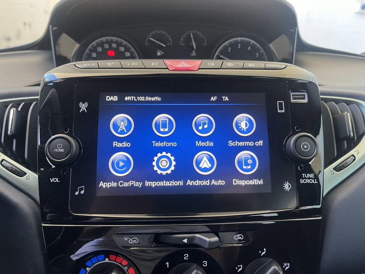 Lancia Ypsilon 1.2 69 CV 5 porte GPL Ecochic Alberta Ferretti (11)