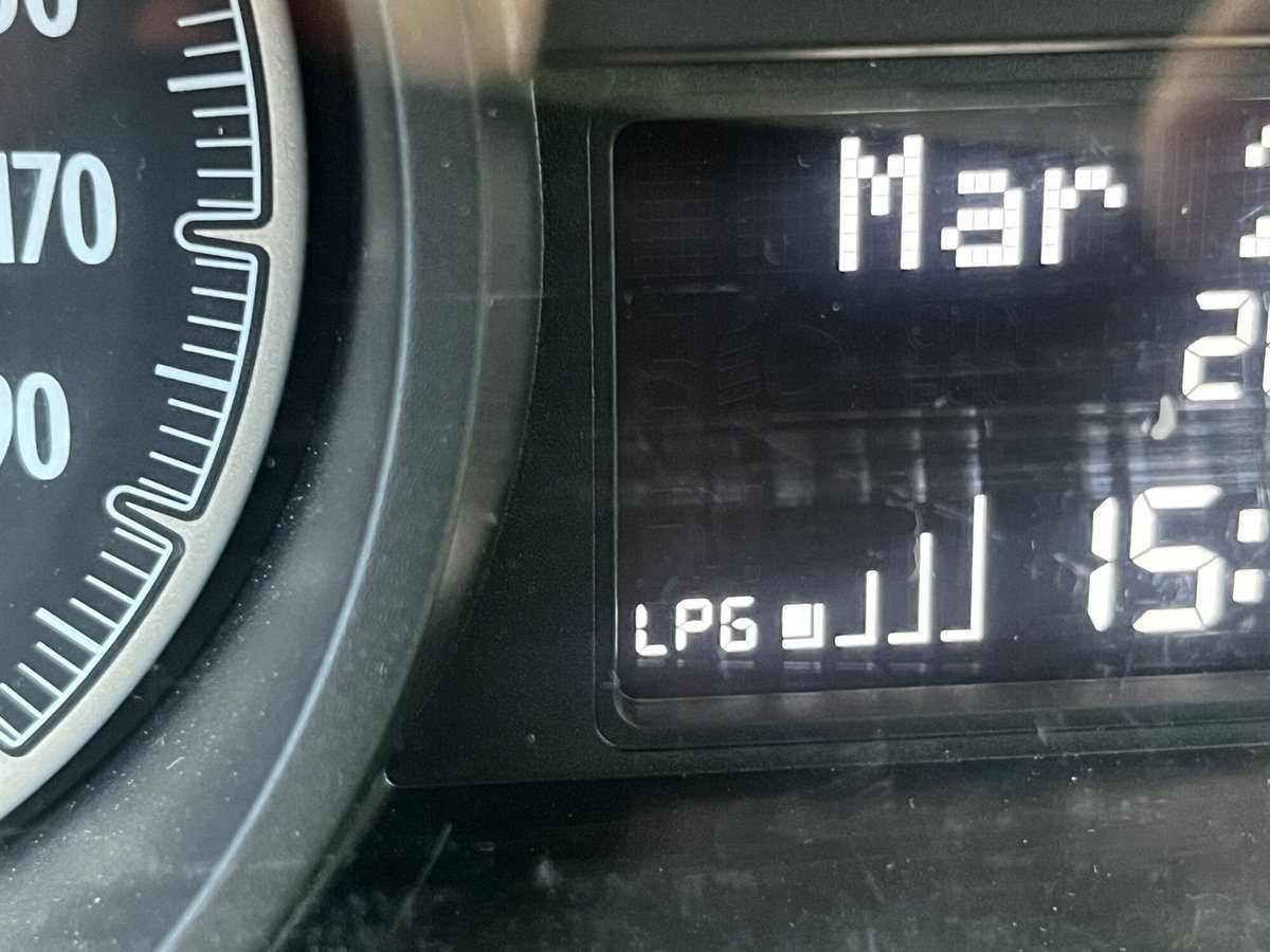 Lancia Ypsilon 1.2 69 CV 5 porte GPL Ecochic Alberta Ferretti (16)