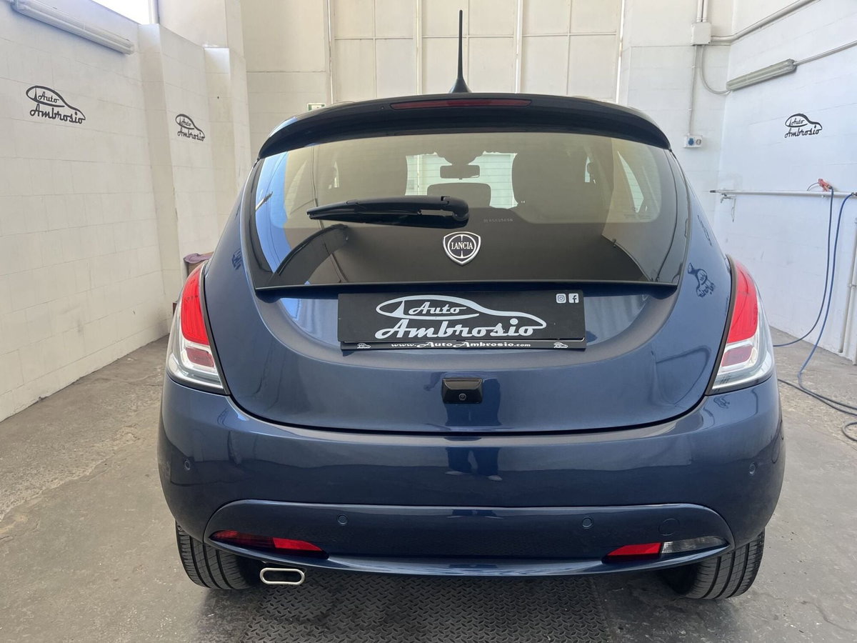 Lancia Ypsilon 1.2 69 CV 5 porte GPL Ecochic Alberta Ferretti (4)