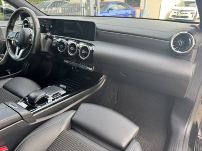 Mercedes-Benz CLA Shooting Brake 200 d Automatic Shooting Brake Business (14)
