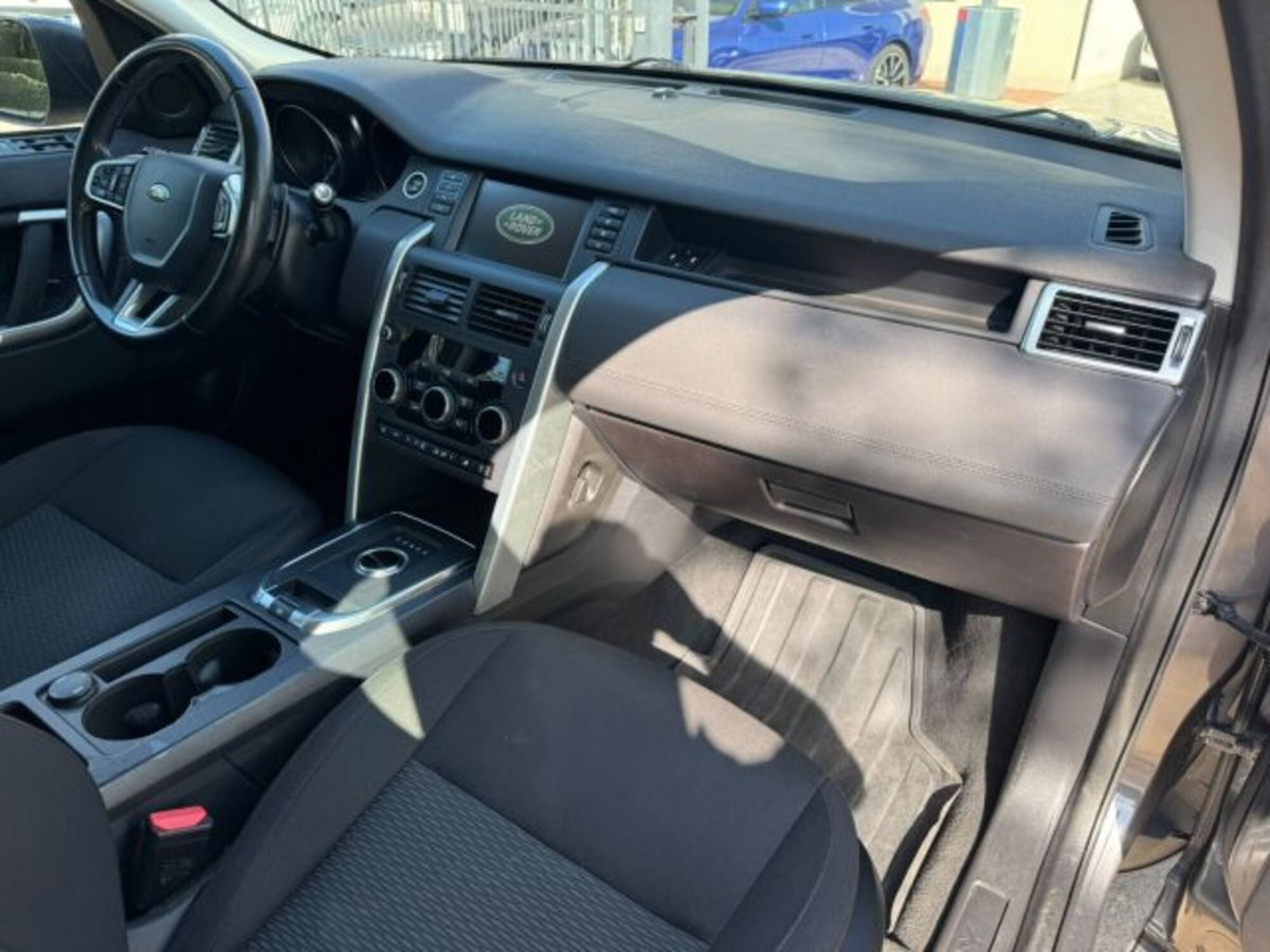 Land Rover Discovery Sport 2.0 TD4 150 CV SE (15)
