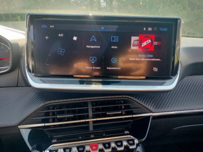 Peugeot 208 1.2 turbo Business 100cv (11)