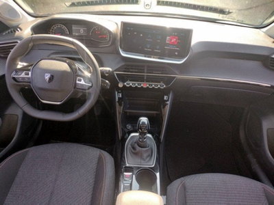 Peugeot 208 1.2 turbo Business 100cv (12)