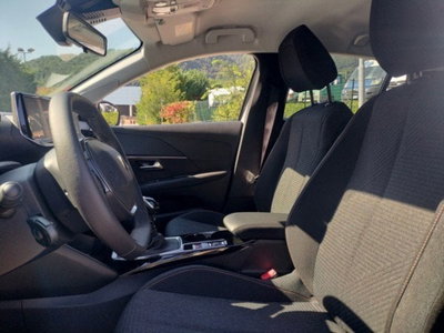Peugeot 208 1.2 turbo Business 100cv (9)