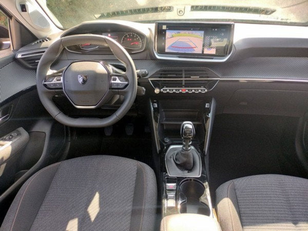 Peugeot 208 1.2 turbo Business 100cv (12)
