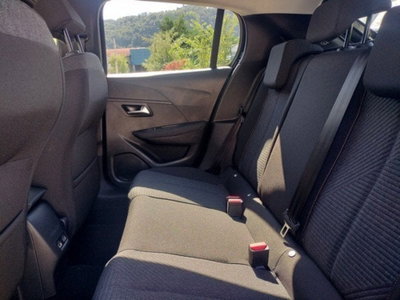 Peugeot 208 1.2 turbo Business 100cv (13)