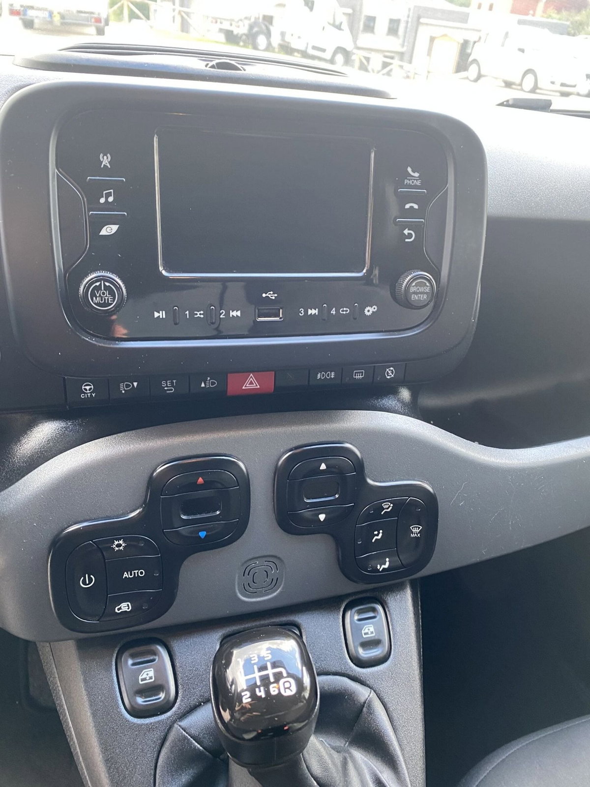 Fiat Panda 1.0 FireFly S&S Hybrid City Cross (4)