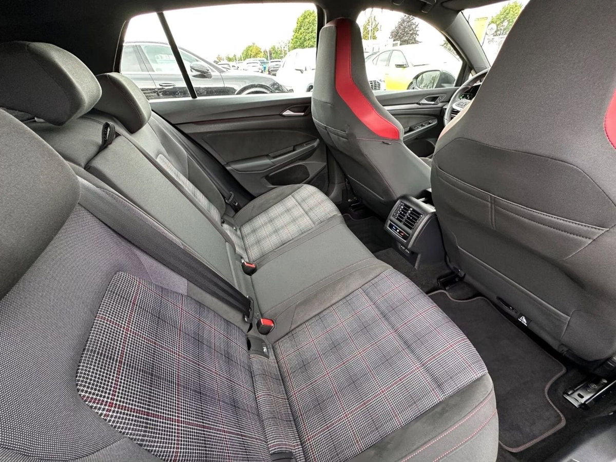 Volkswagen Golf GTI Clubsport 2.0 TSI DSG 5p. BlueMotion Technology (16)
