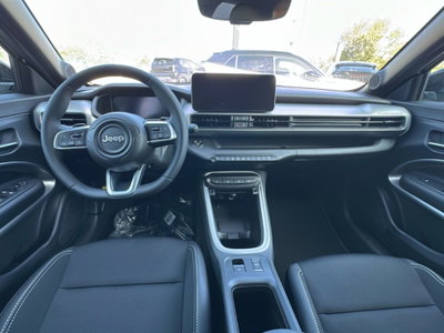 Jeep Avenger 1.2 turbo e-hybrid mhev Summit fwd 110cv edct6 (12)