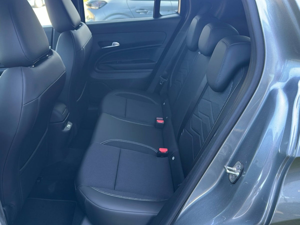 Jeep Avenger 1.2 turbo e-hybrid mhev Summit fwd 110cv edct6 (13)