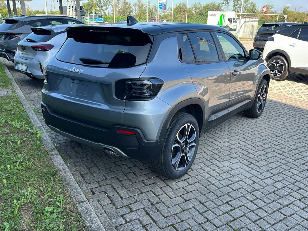 Jeep Avenger 1.2 turbo e-hybrid mhev Summit fwd 110cv edct6 (5)