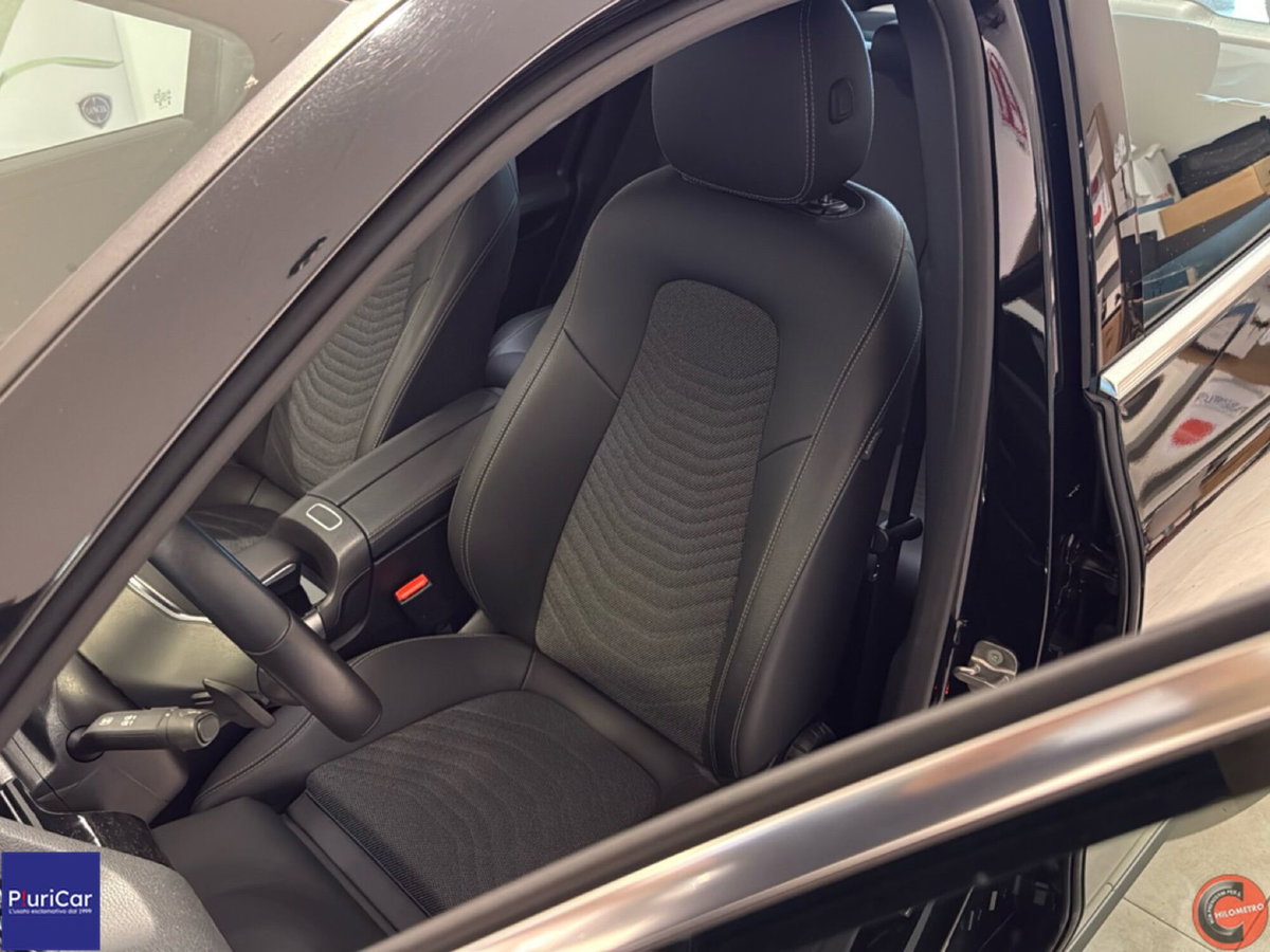 Mercedes-Benz GLA SUV 220 d Automatic 4Matic Sport (3)