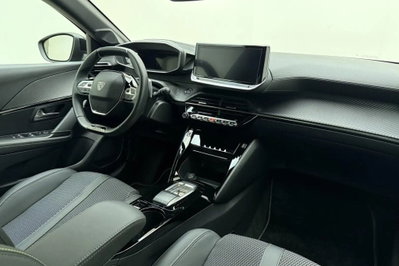 Peugeot 208 motore elettrico 136 CV 5 porte GT (6)