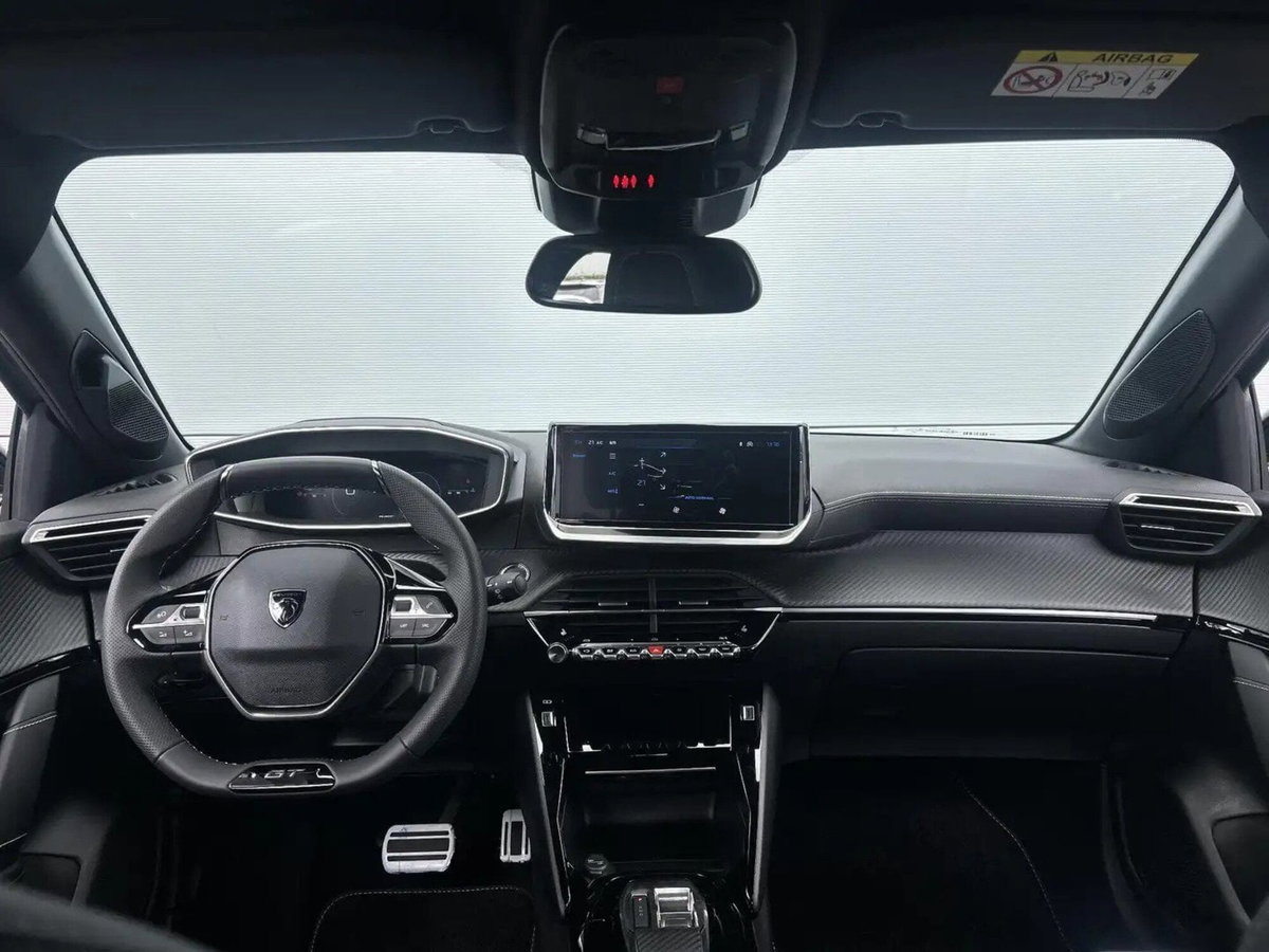 Peugeot 208 motore elettrico 136 CV 5 porte GT (5)