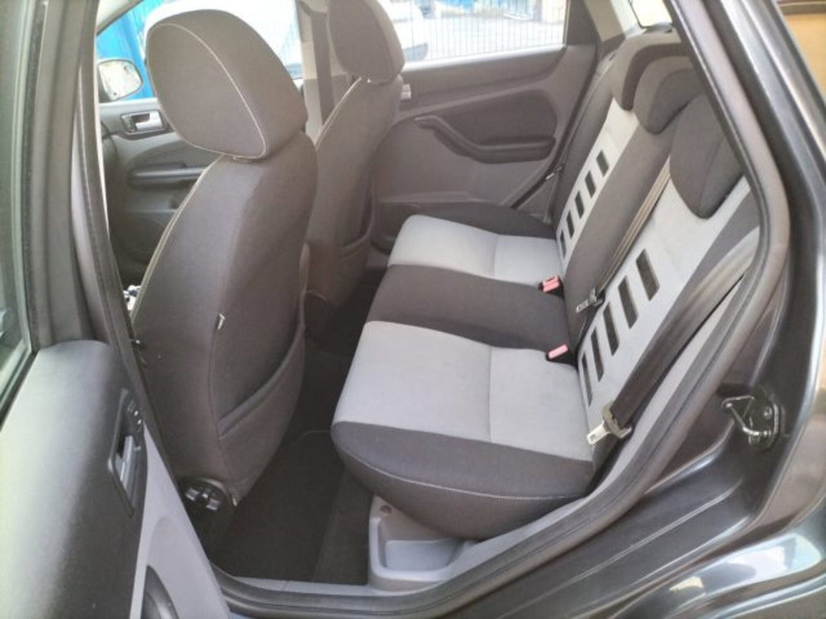 Ford Focus Station Wagon 1.6 TDCi (90CV) SW Tit. (9)