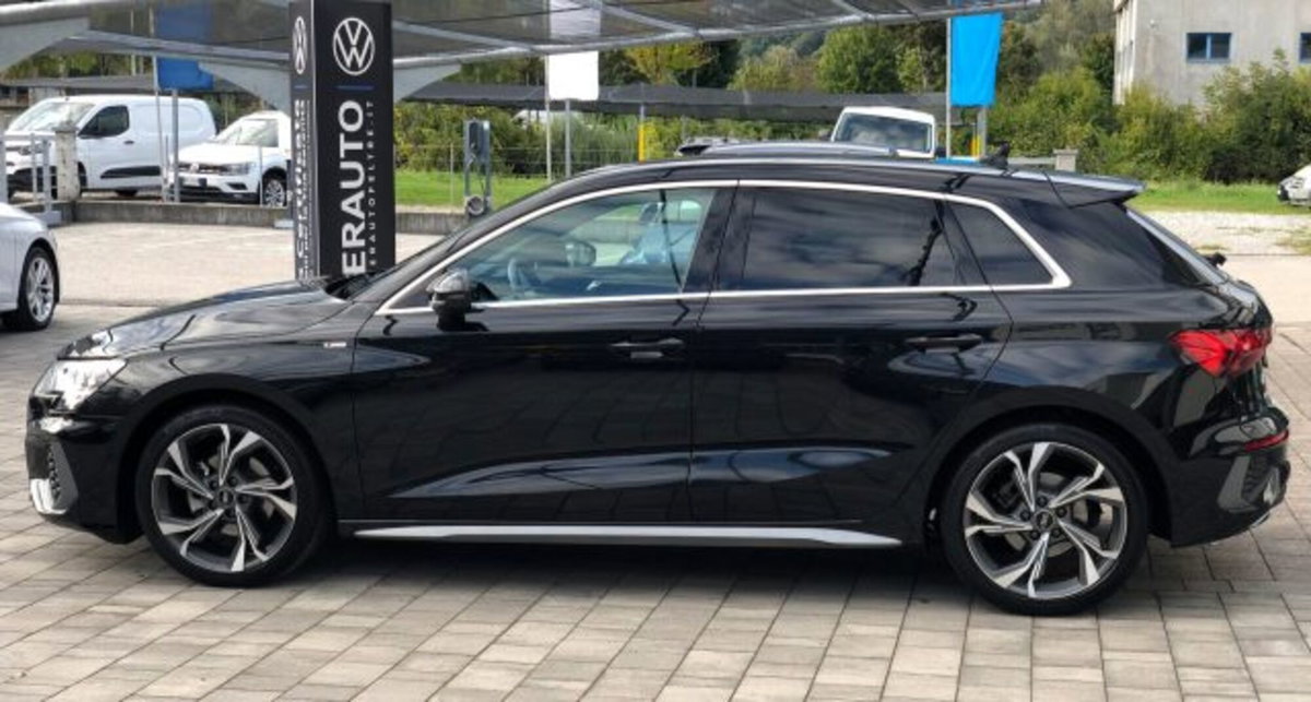 Audi A3 Sportback 30 TFSI S line edition (4)