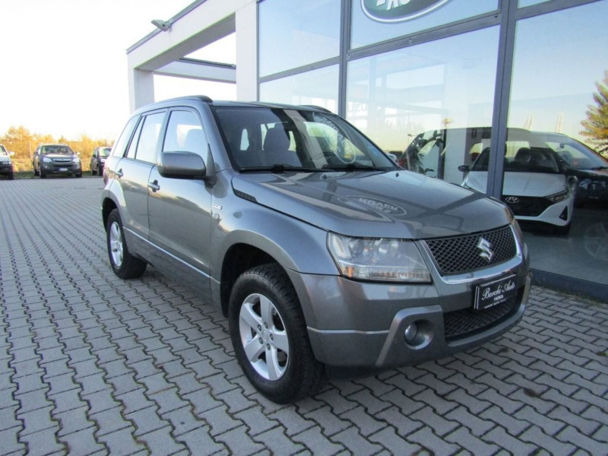 Suzuki Grand Vitara 1.9 DDiS 5 porte Crossover (3)