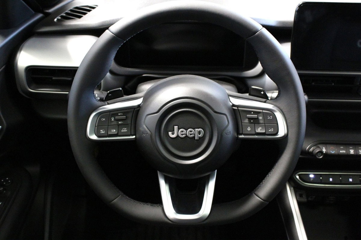 Jeep Avenger 1.2 turbo e-hybrid mhev Overland 4xe 145cv edct6 (13)