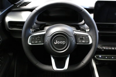 Jeep Avenger 1.2 turbo e-hybrid mhev Overland 4xe 145cv edct6 (13)