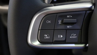 Jeep Avenger 1.2 turbo e-hybrid mhev Overland 4xe 145cv edct6 (14)