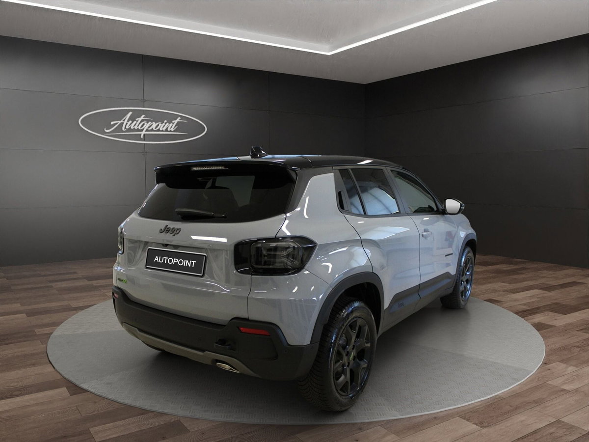 Jeep Avenger 1.2 turbo e-hybrid mhev Overland 4xe 145cv edct6 (4)