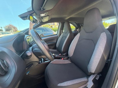 Toyota Aygo X 1.0 VVT-i 72 CV 5p. Undercover S-CVT (12)