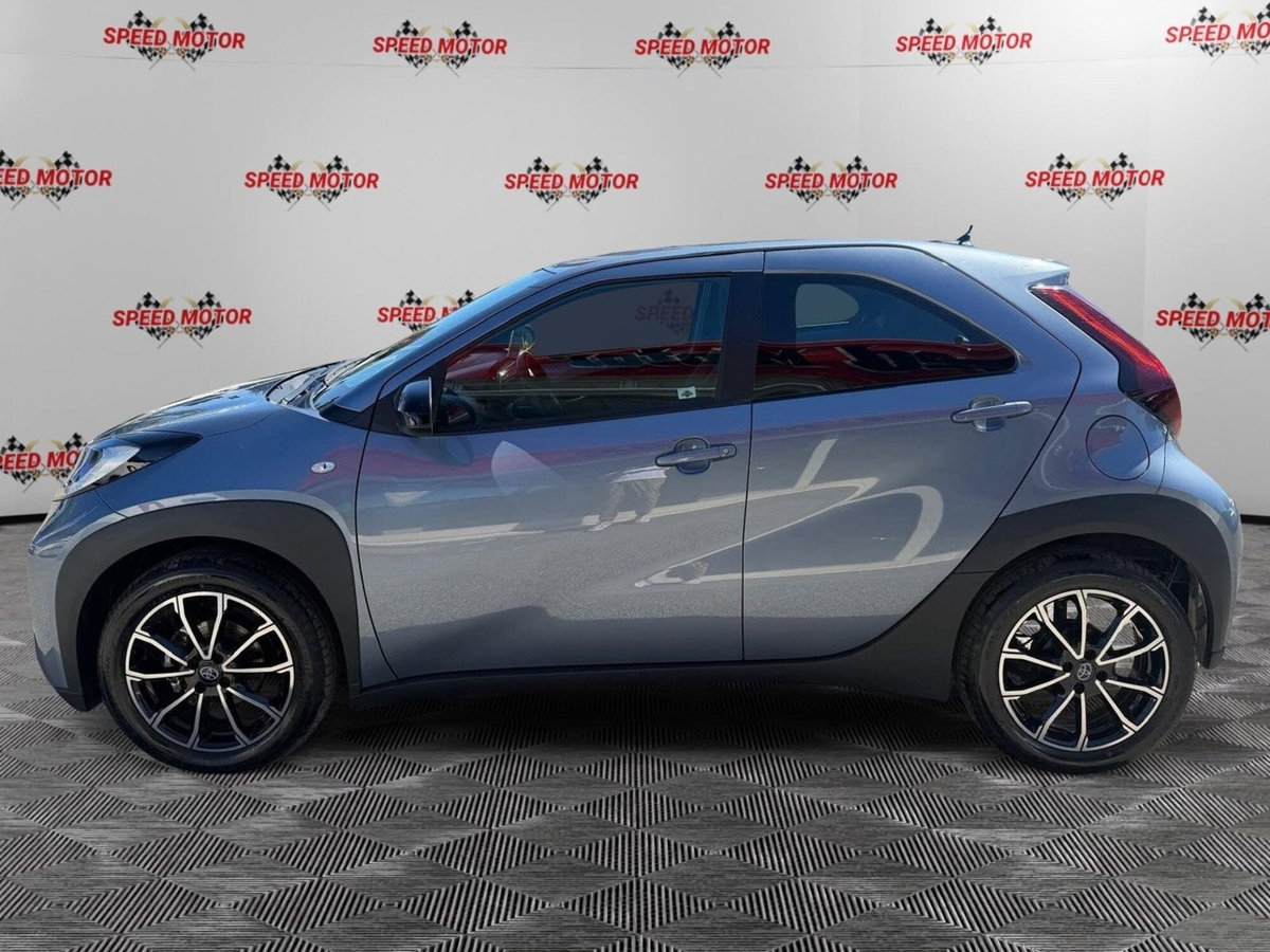 Toyota Aygo X 1.0 VVT-i 72 CV 5p. Undercover S-CVT (3)