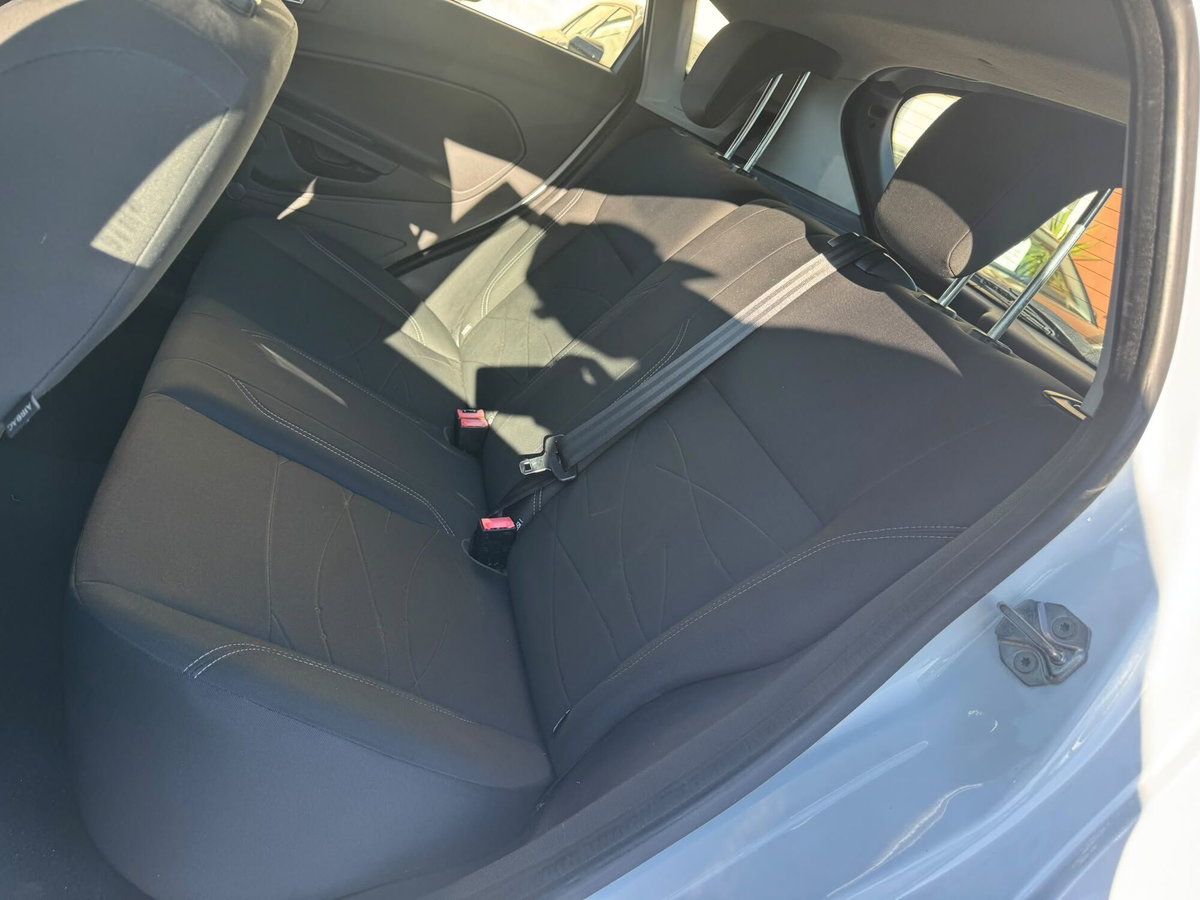 Ford Fiesta 1.0 80CV 5 porte (10)
