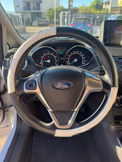 Ford Fiesta 1.0 80CV 5 porte (7)
