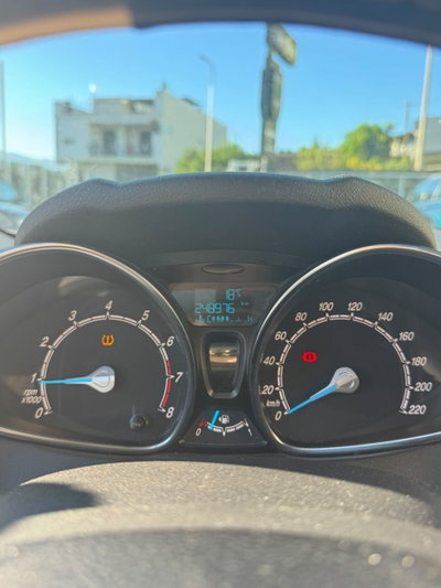 Ford Fiesta 1.0 80CV 5 porte (8)