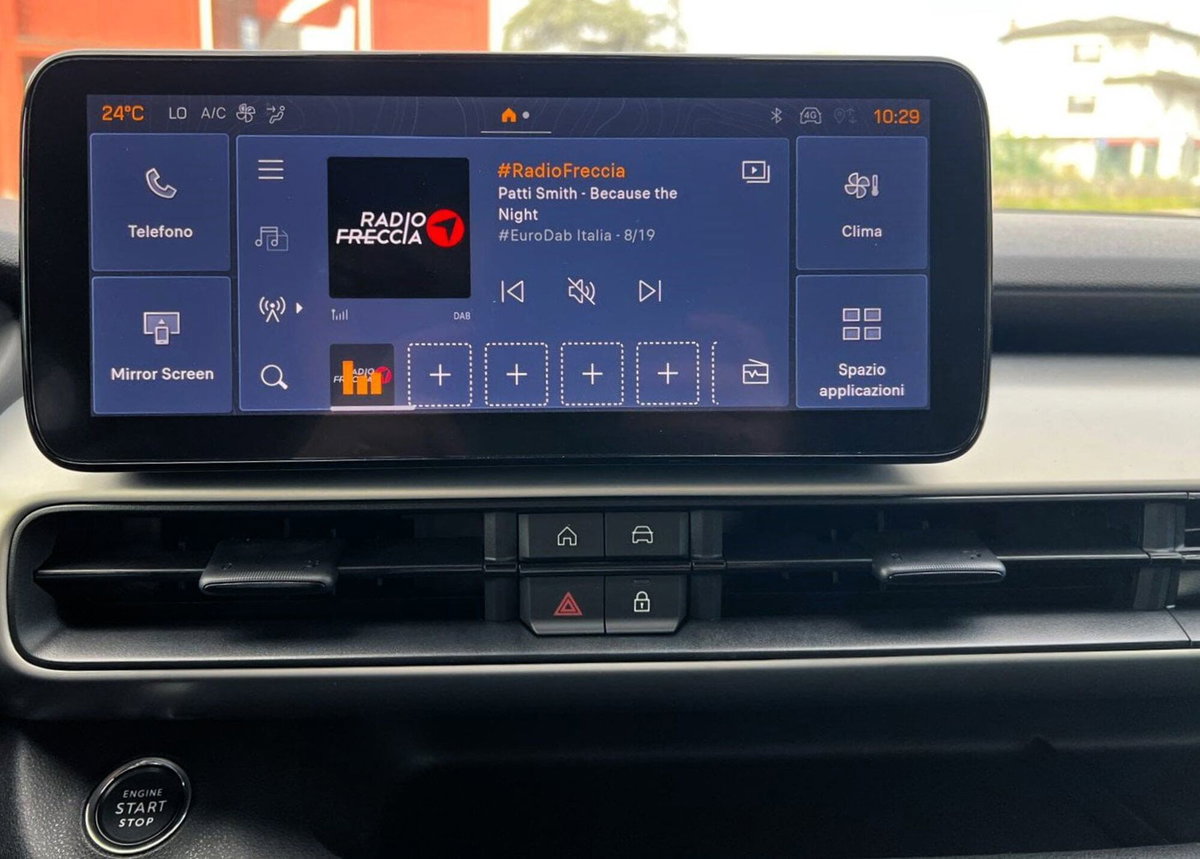 Jeep Avenger 1.2 turbo e-hybrid mhev Summit fwd 110cv edct6 (13)